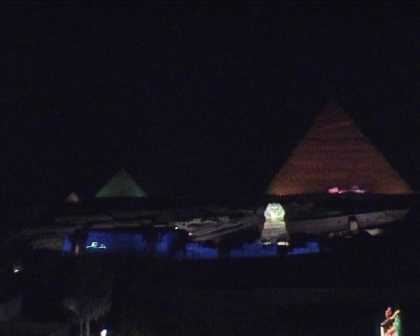 Piramides by night